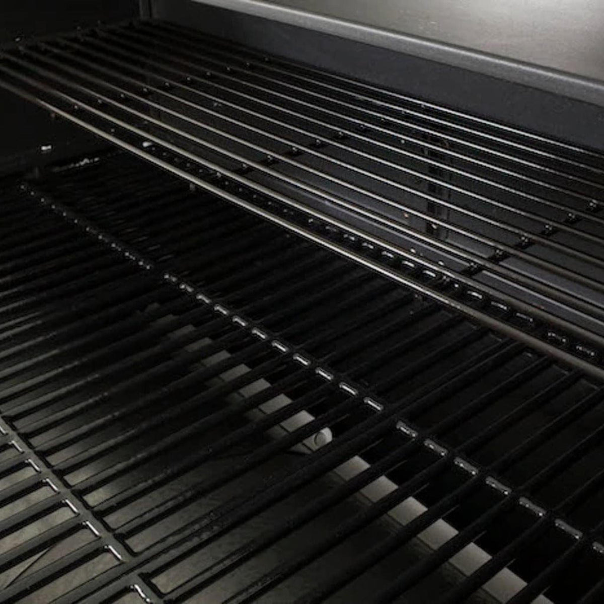 Louisiana Grills LG800D Deluxe Series 800 Pellet Grill With Digital Control - View 4
