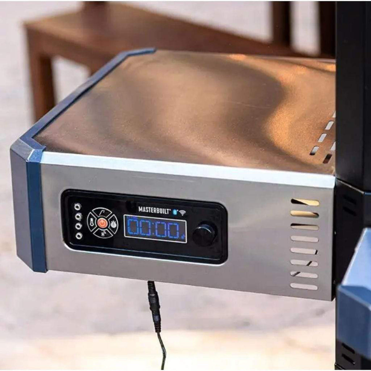 Masterbuilt Gravity Series 1050 Digital Charcoal Grill + Smoker - View 4